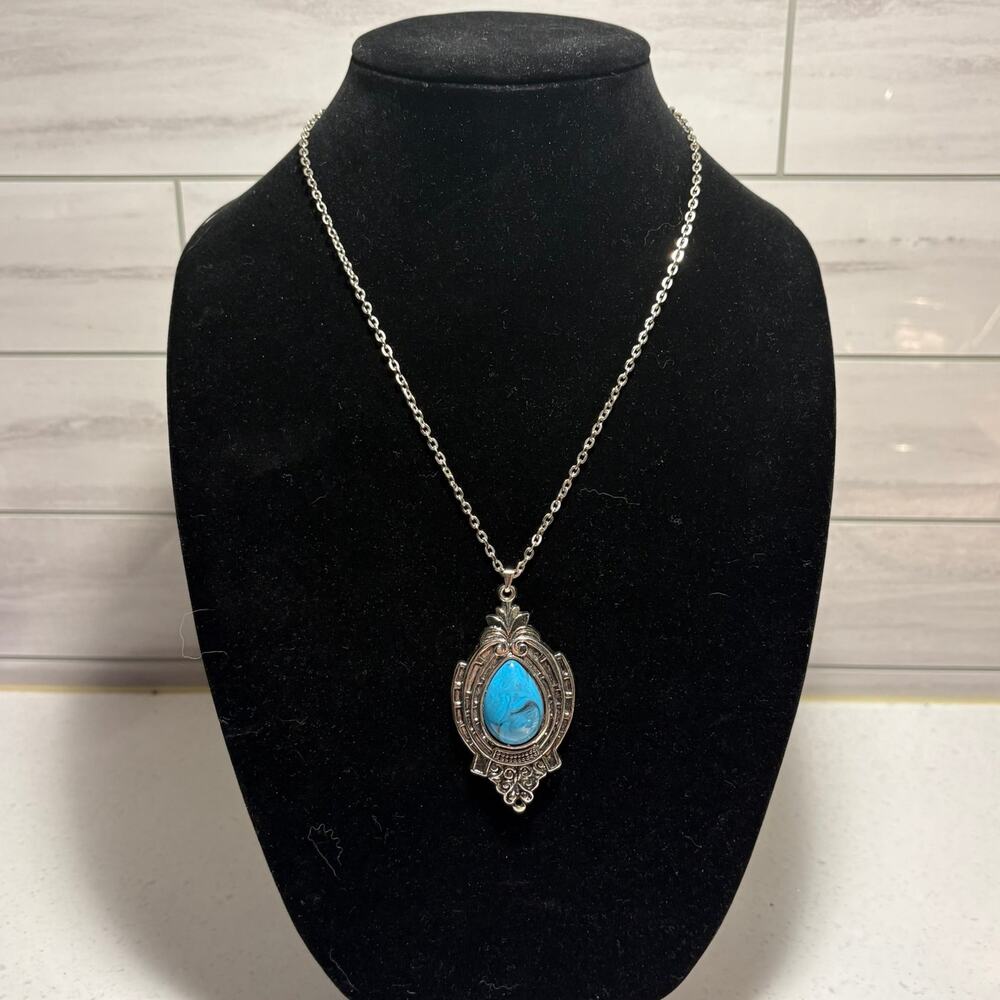Costume Jewelry Necklace